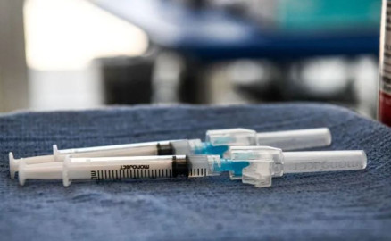 Desmienten estudios que vacunas de Pfizer y Moderna provoquen infertilidad 
