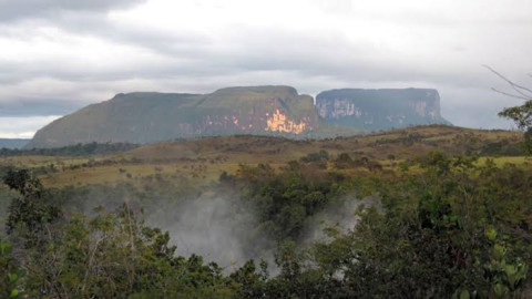 Fiesta en montaña sagrada de Venezuela causa daños irreparables 