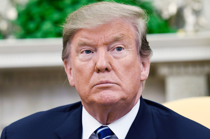 Trump prohíbe a su gabinete asistir a cena con periodistas