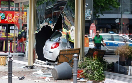 Conductor atropella a peatones en Berlín