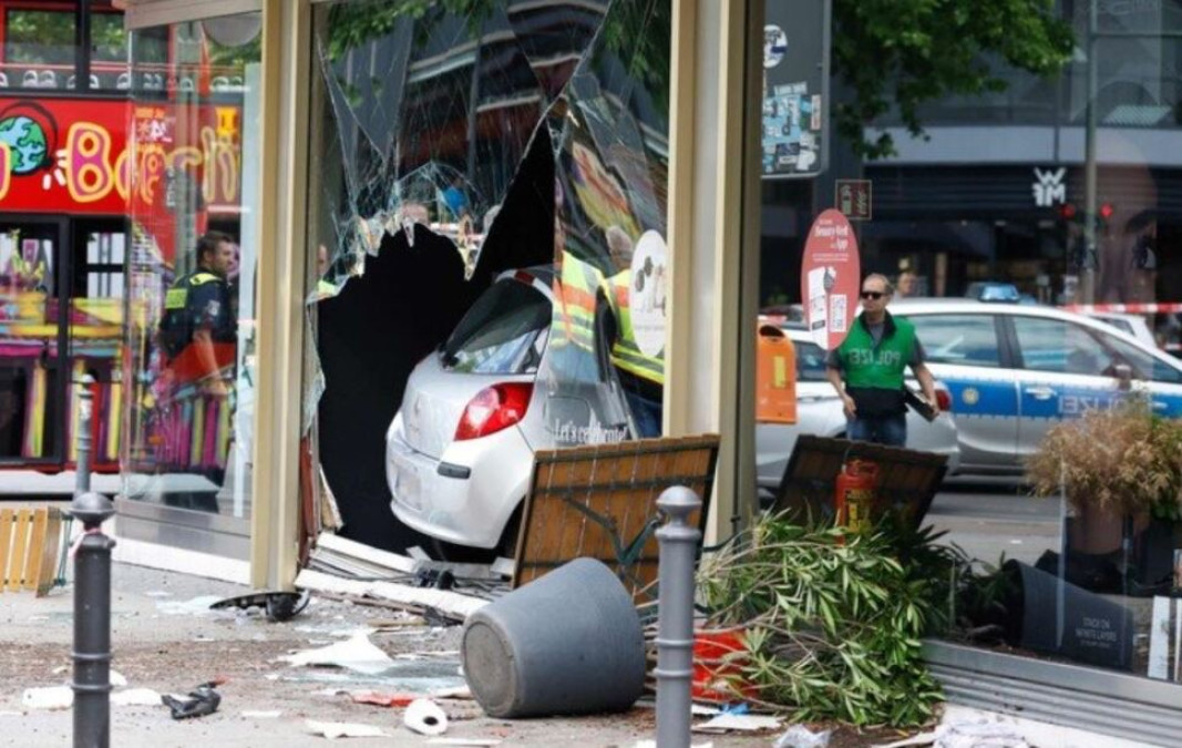 Conductor atropella a peatones en Berlín