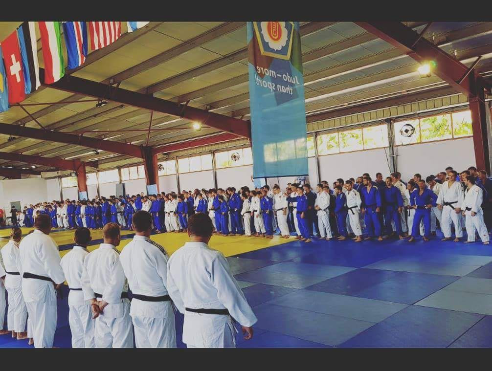 Araujo participa en Campamento de especialización en España