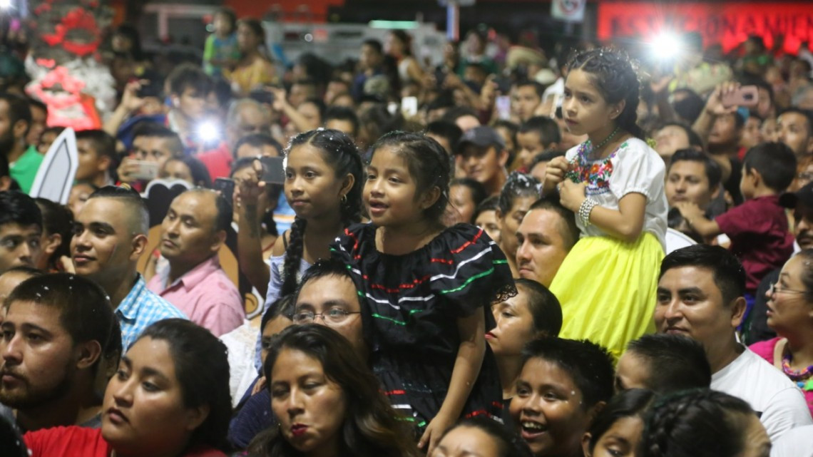 Festejan con Maki 16 mil corazones  nacionalistas