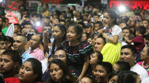 Festejan con Maki 16 mil corazones  nacionalistas