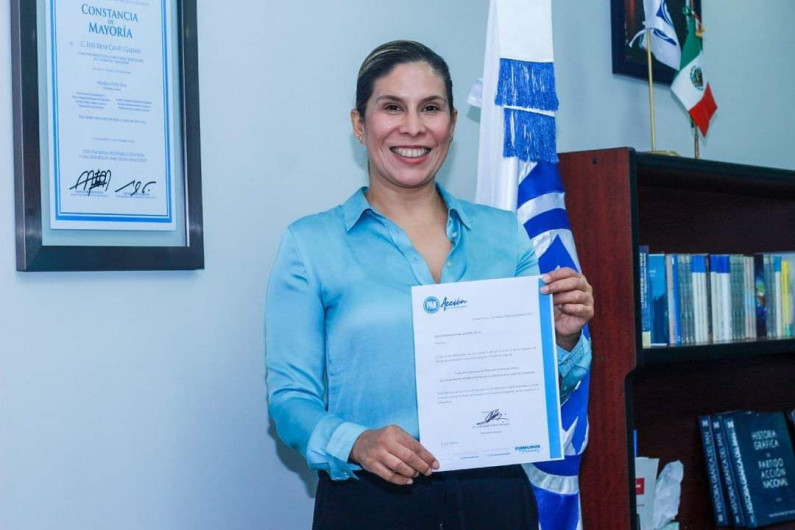 Entregan nombramiento dentro del PAN a Subsecretaria de Educación