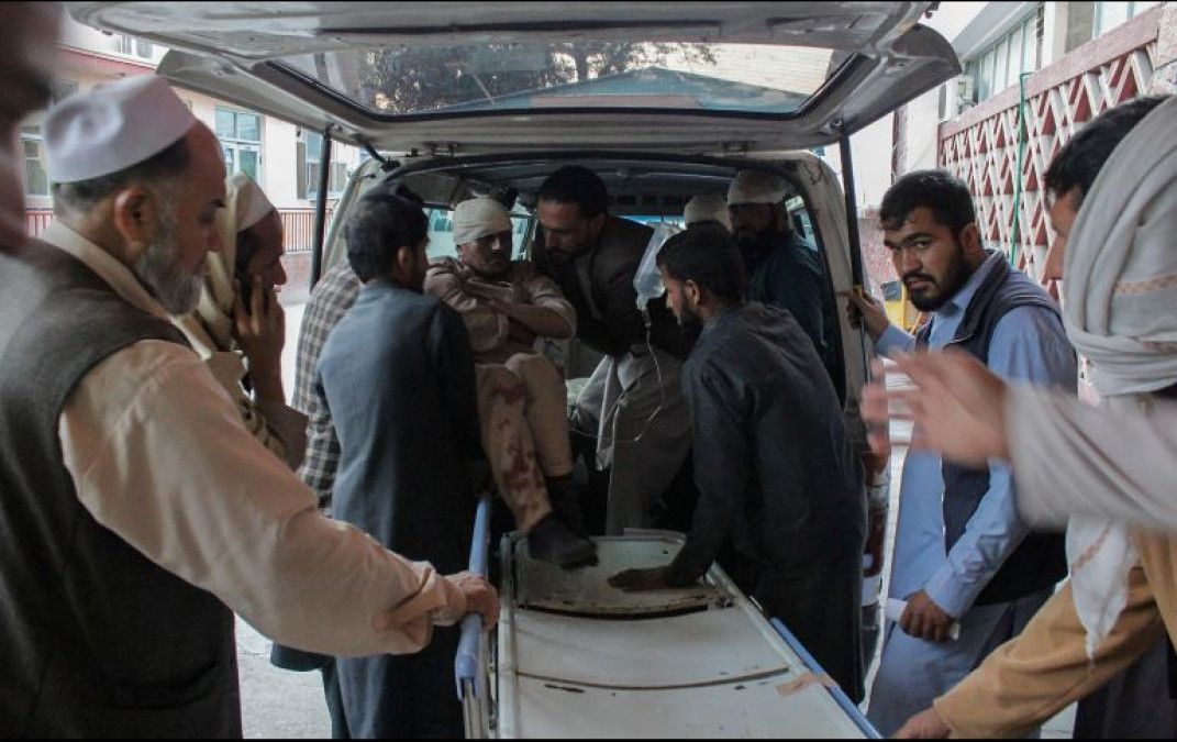 Al menos 15 heridos tras un atentado con bomba en una mezquita en Afganistán