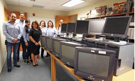 Donan 10 computadoras a Miguel Alemán