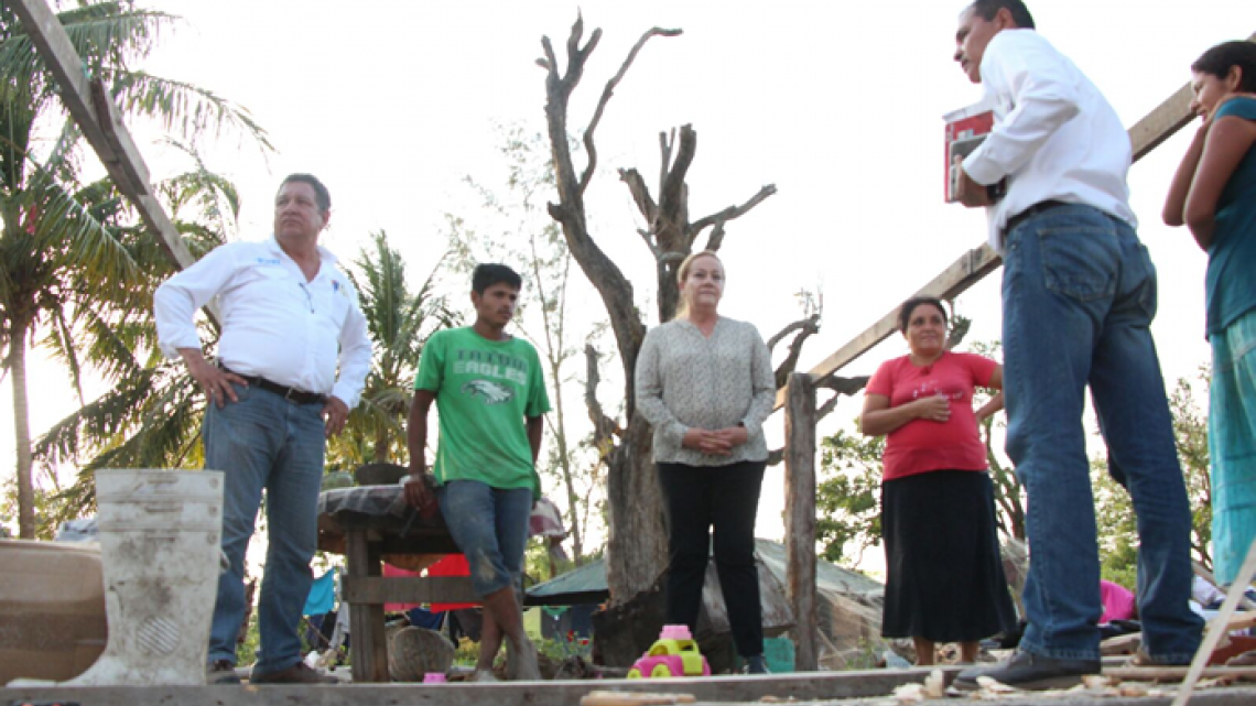 Recorre Alcaldesa de Altamira comunidades afectadas por la tromba