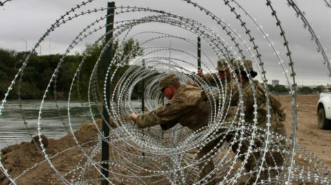 Retiran alambre de púas en Laredo e Hidalgo, Texas