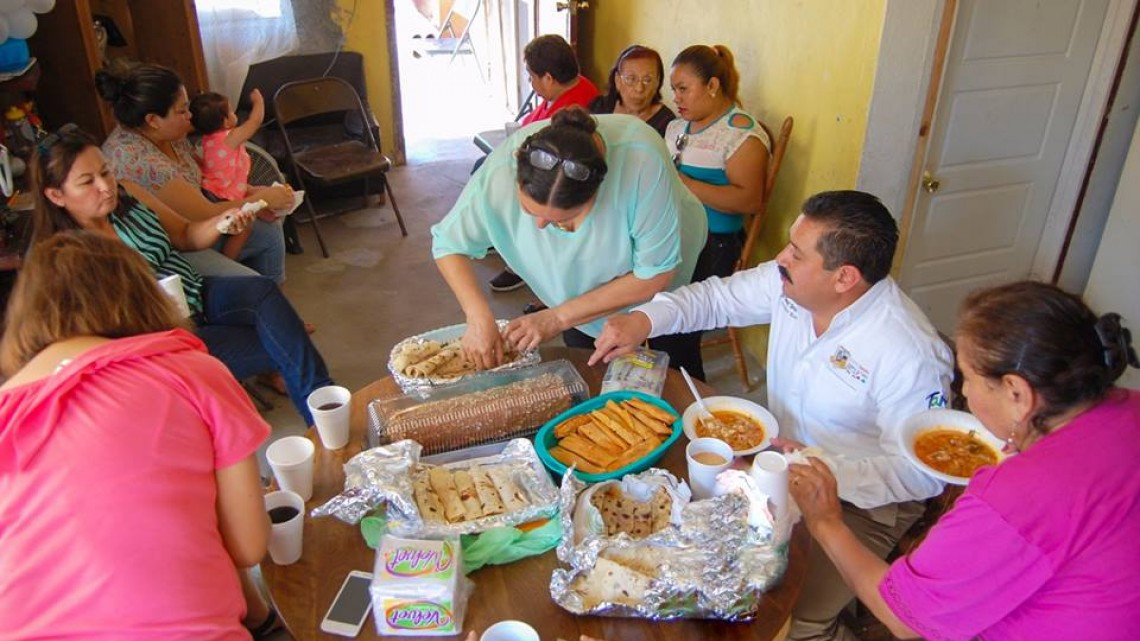 Alcalde se reúne a escuchar a vecinos