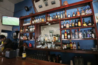 Cantinas podrían ofrecer servicios al aire libre en CDMX