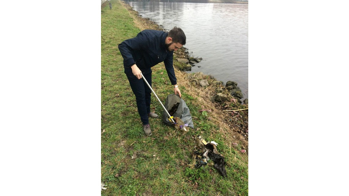 Limpia Río Schie, ¡y se vuelve viral!