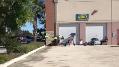 Largas filas en algunos comercios por Black Friday