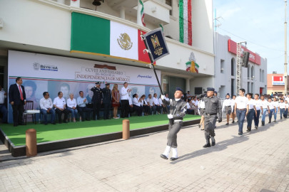 Preside Maki Ortiz desfile conmemorativo del CCVIII Aniversario de la Independencia Nacional   