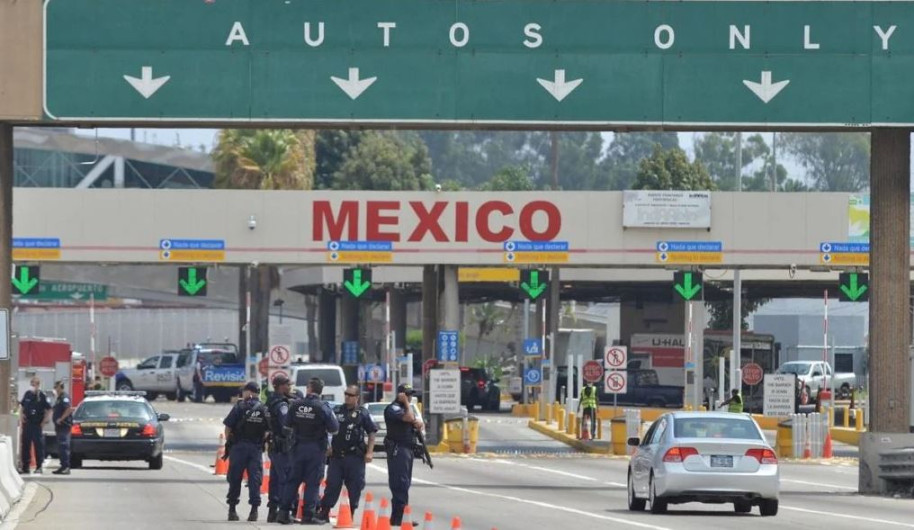 Continuarán restricciones en los cruces fronterizos 