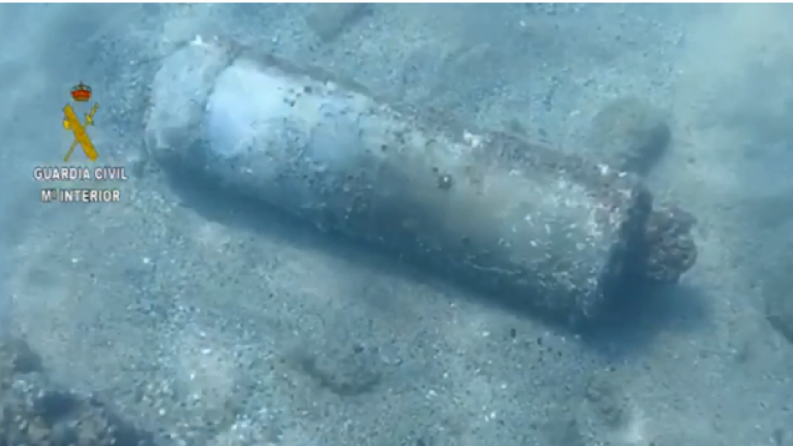 Desalojan playa de la Barceloneta por un artefacto explosivo