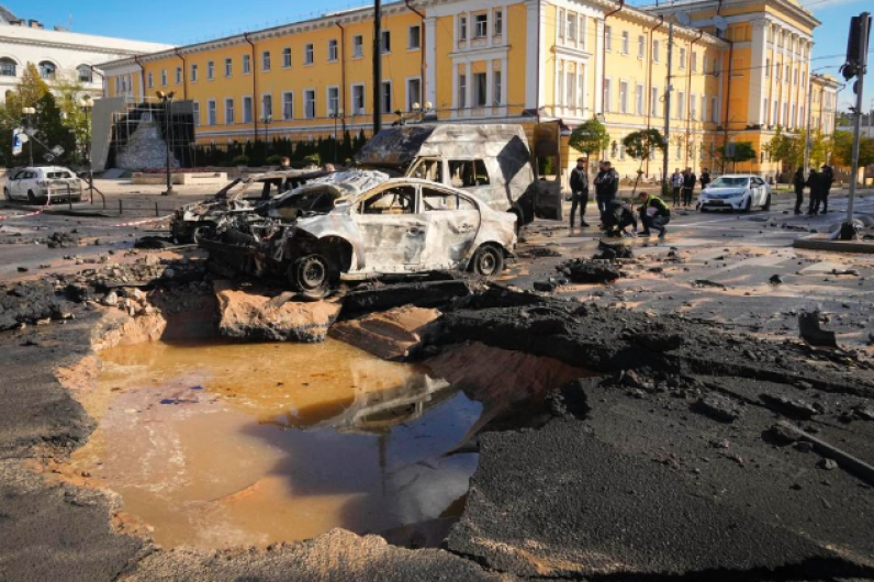 Lanza Rusia intenso ataque a zonas especiales de Kiev