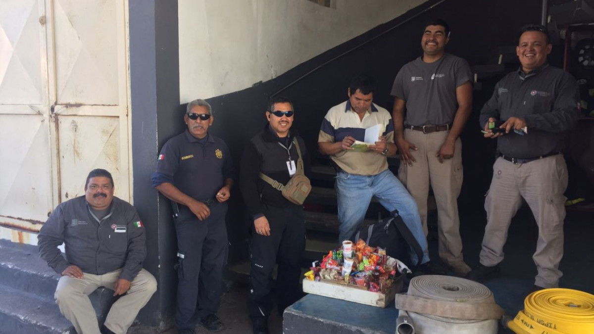 Con rifa bomberos celebrarán posada navideña