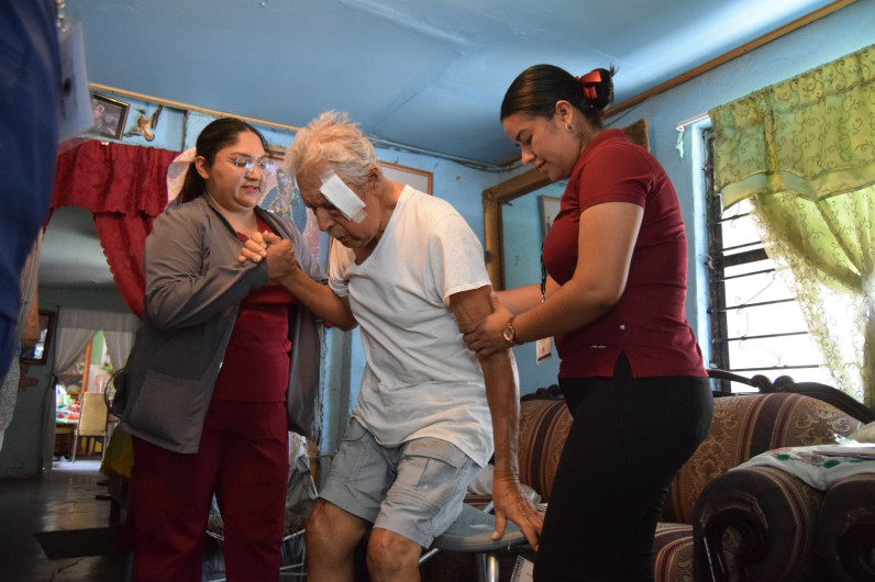 Brinda Gobierno Municipal atención médica gratuita a ciudadanos en situación de salud vulnerable
