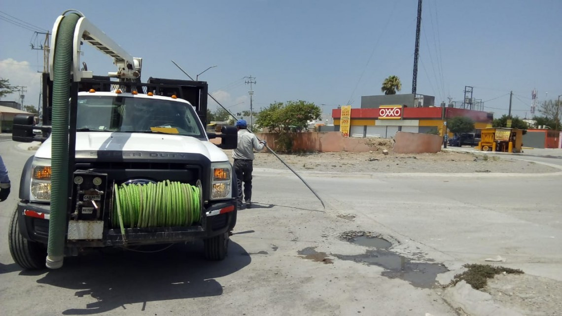 Desechos obstruyen servicio de alcantarillado