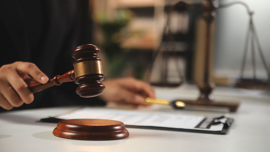 Con amparo frenan multa impuesta por jueza del bienestar