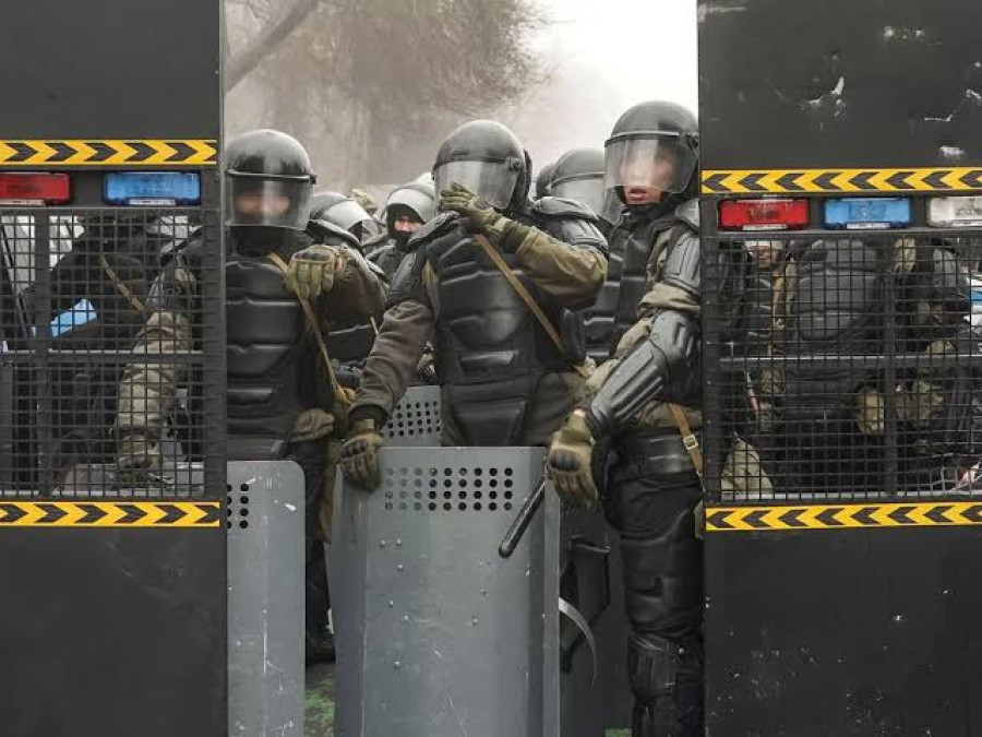 Ordenan ‘disparar a matar’ contra manifestantes en Kazajistán