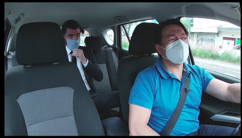 Mario Delgado se hace pasar por taxista para conocer la opinión de la gente