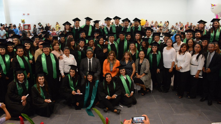 Alcaldesa felicita a egresados de la Universidad Pedagógica 