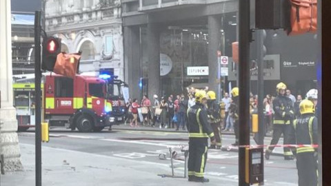 Se incendia edificio en Londres