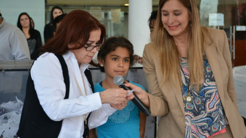 Ganadora del auto por pago puntual del Predial 