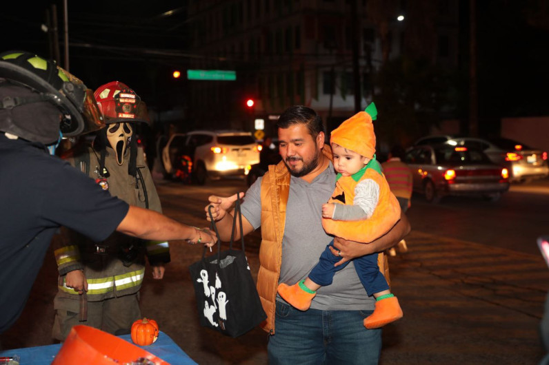 Recomienda Protección Civil revisar dulces y circular con precaución en festejos por Halloween