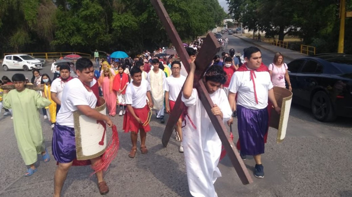 Realizan varios Viacrucis tras dos años de pandemia 