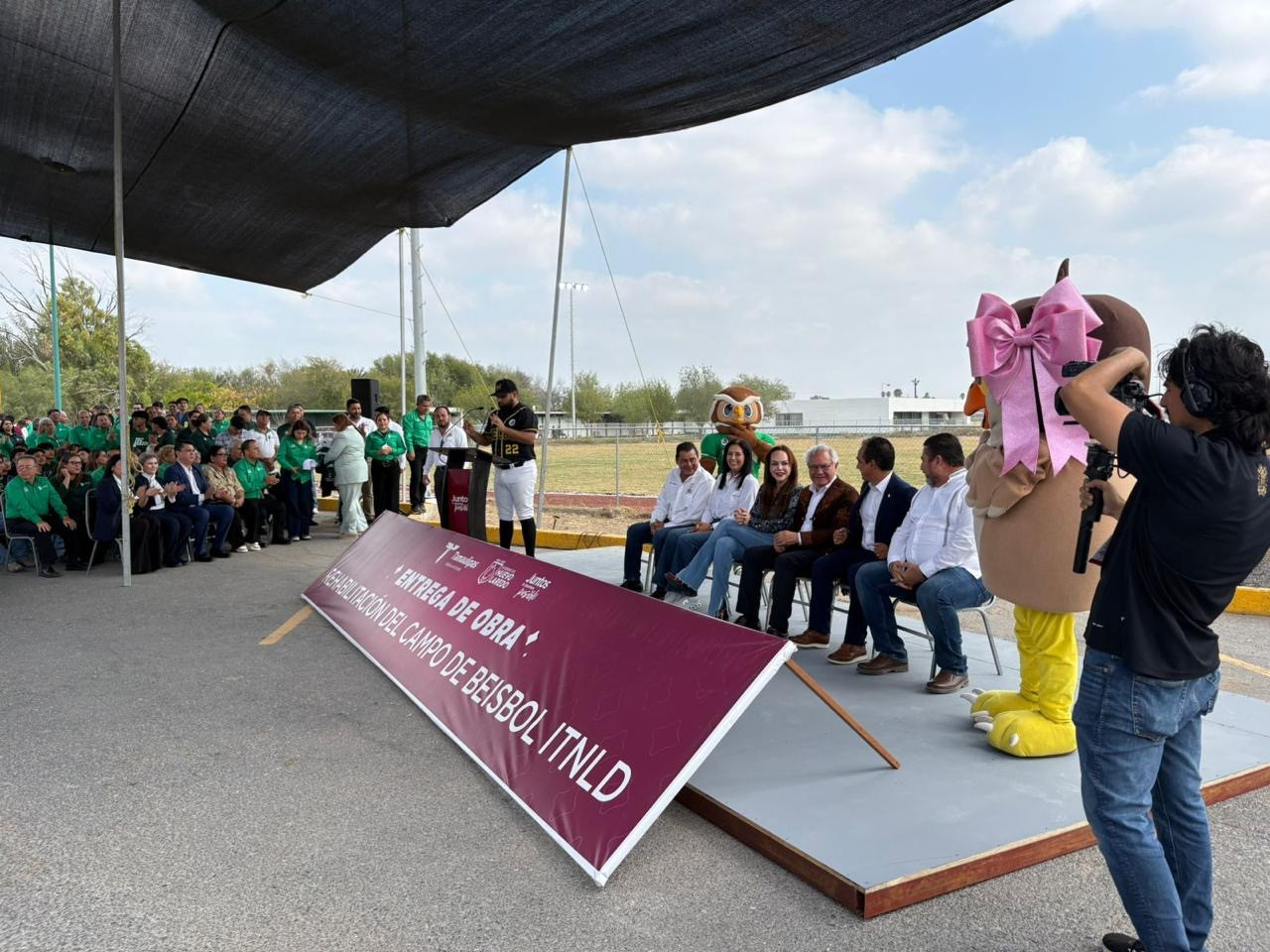 Entrega gobierno municipal renovado campo de béisbol al TecNM