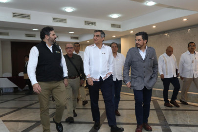 Supervisan Zoé Robledo y Américo Villarreal avances en rehabilitación de Hospital en IMSS de Madero