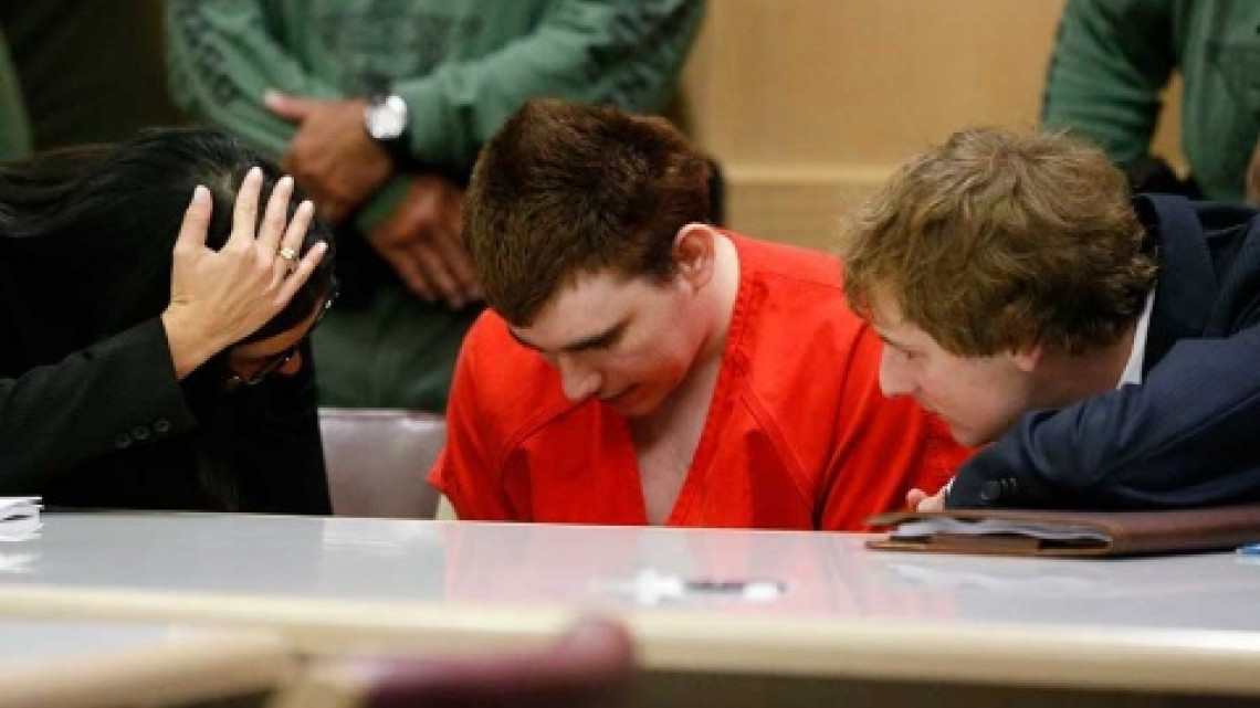 “Voces malvadas” incitaron a asesino de Parkland a masacre