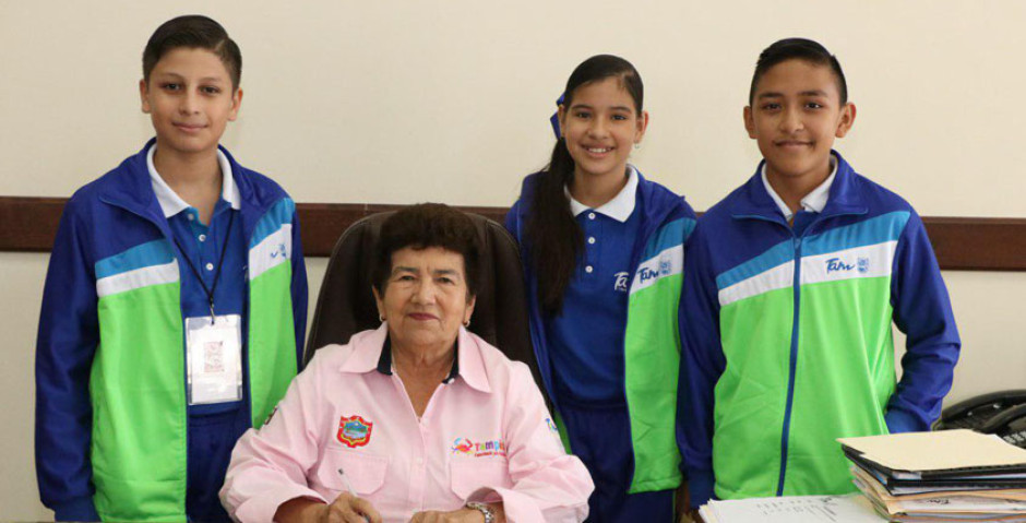 Convive alcaldesa con tampiqueños ganadores de la Olimpiada del Conocimiento Infantil 2017