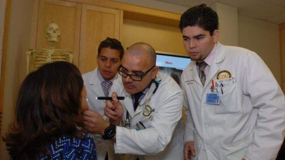 California, primer estado en aprobar seguro médico para inmigrantes