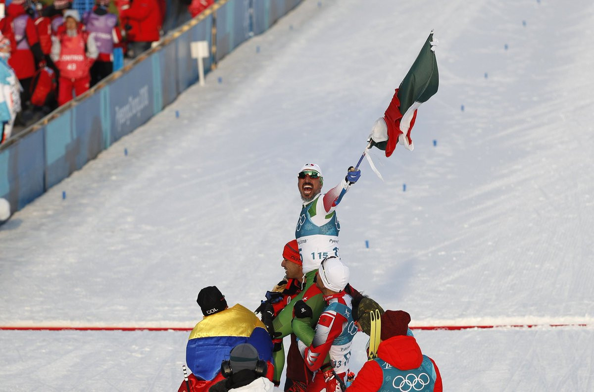 Esquiador de McAllen muestra orgullo de raíces mexicanas 