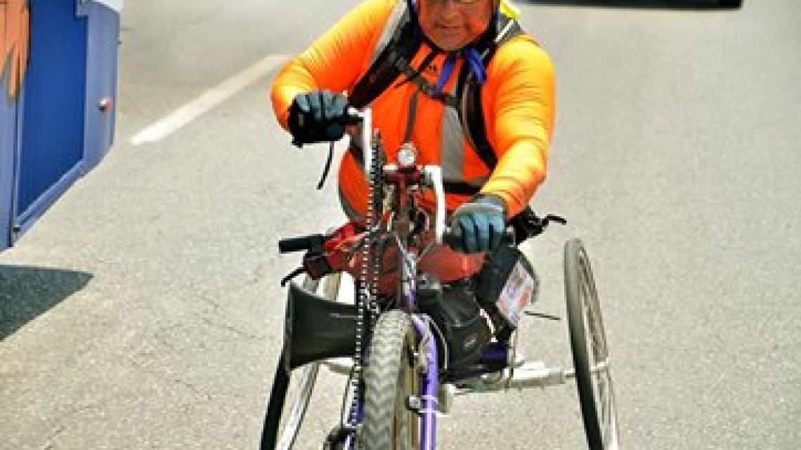 Recibe presidenta del DIF Altamira, al atleta Mario Dávalos Romero