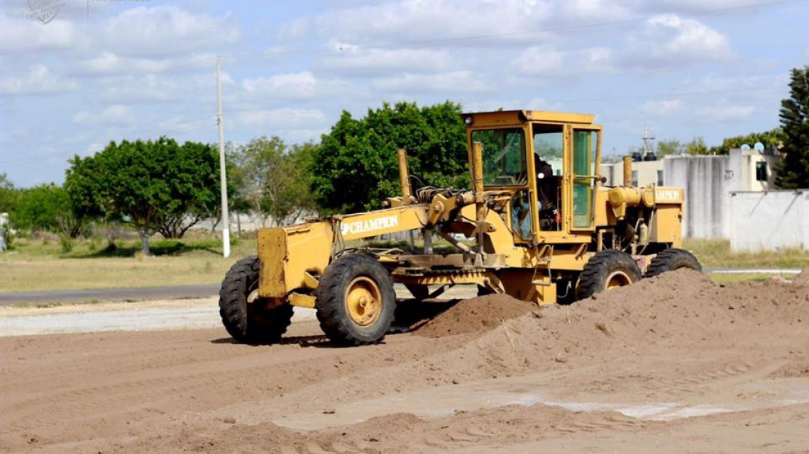 Dan mantenimiento al Polideportivo Municipal