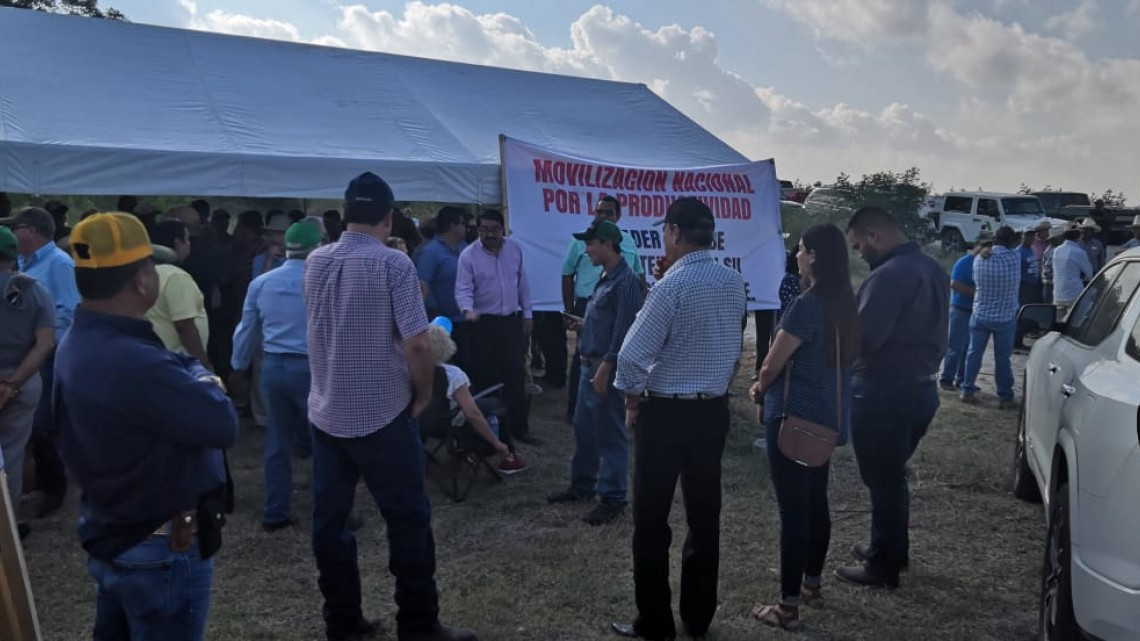 Agricultores del norte de Tamaulipas bloquean puente de Nuevo Progreso