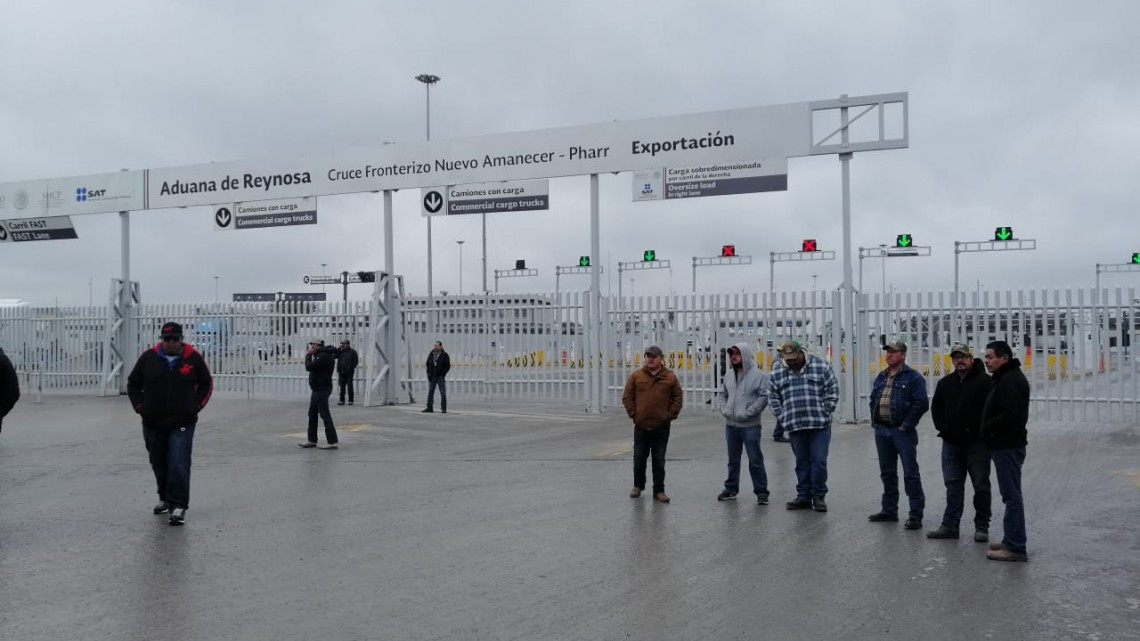 Se manifiestan Agricultores en Puente Reynosa-Pharr