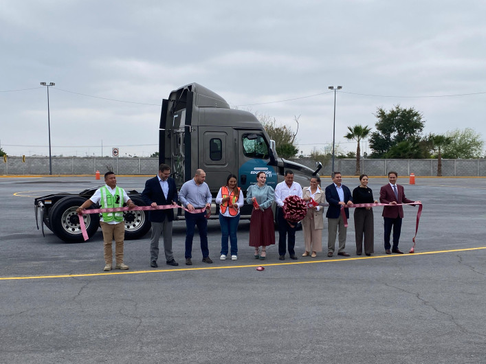 Mejoran programa educativo para operadores de tractocamiones