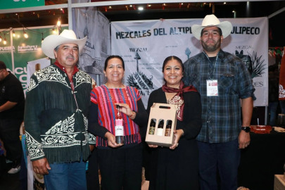 Destaca mezcal de Tamaulipas en el Encuentro Nacional de Mezcal Puebla 2025