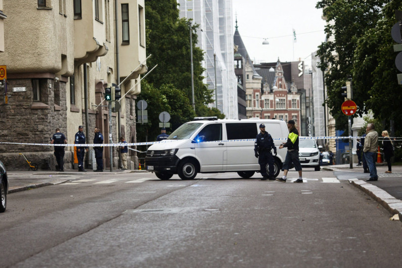 Automóvil arrolla multitud en Helsinki, hay un muerto y varios heridos