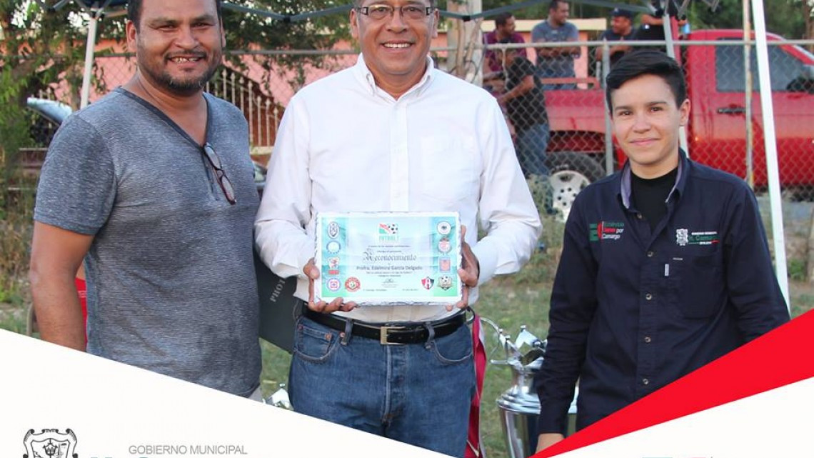 Premian a campeón de liga municipal de Fut 7