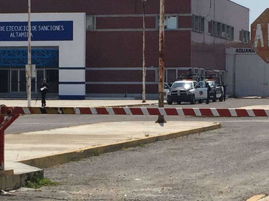 Policía estatal vigila periferia al penal de Altamira