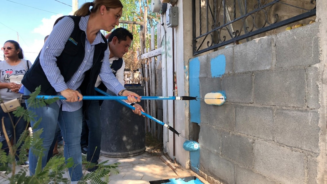 Ahora pintan de colores a La Joya