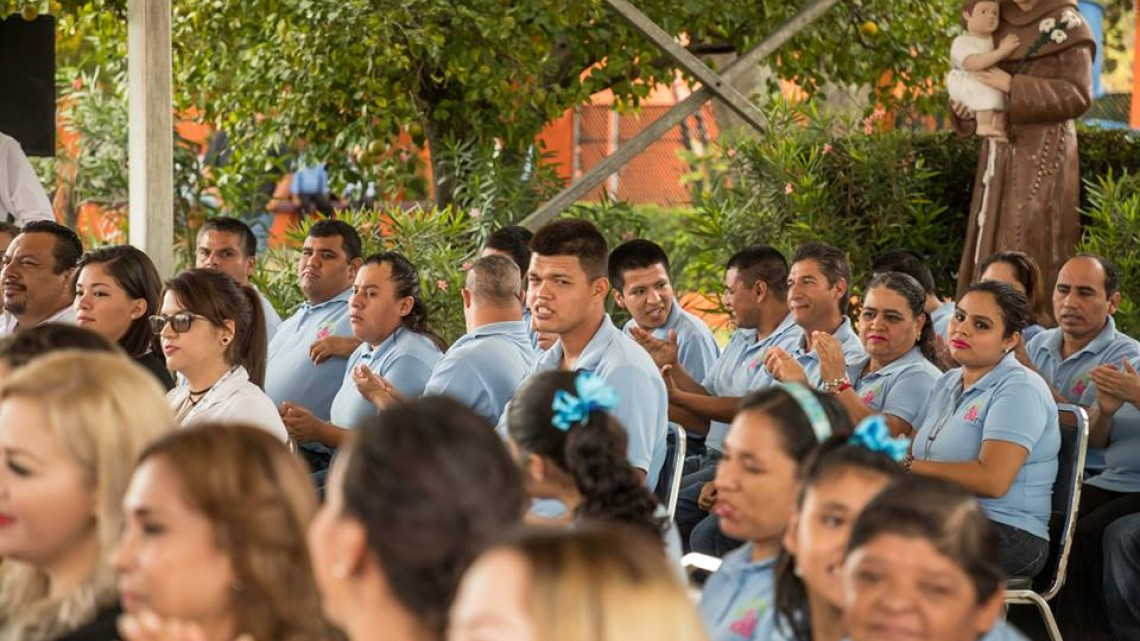 Presidenta de DIF Tamaulipas da banderazo para inicio de obras