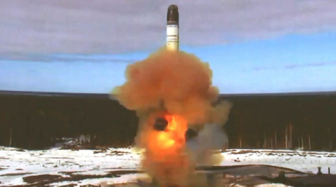 Rusia prueba con éxito un nuevo misil balístico intercontinental